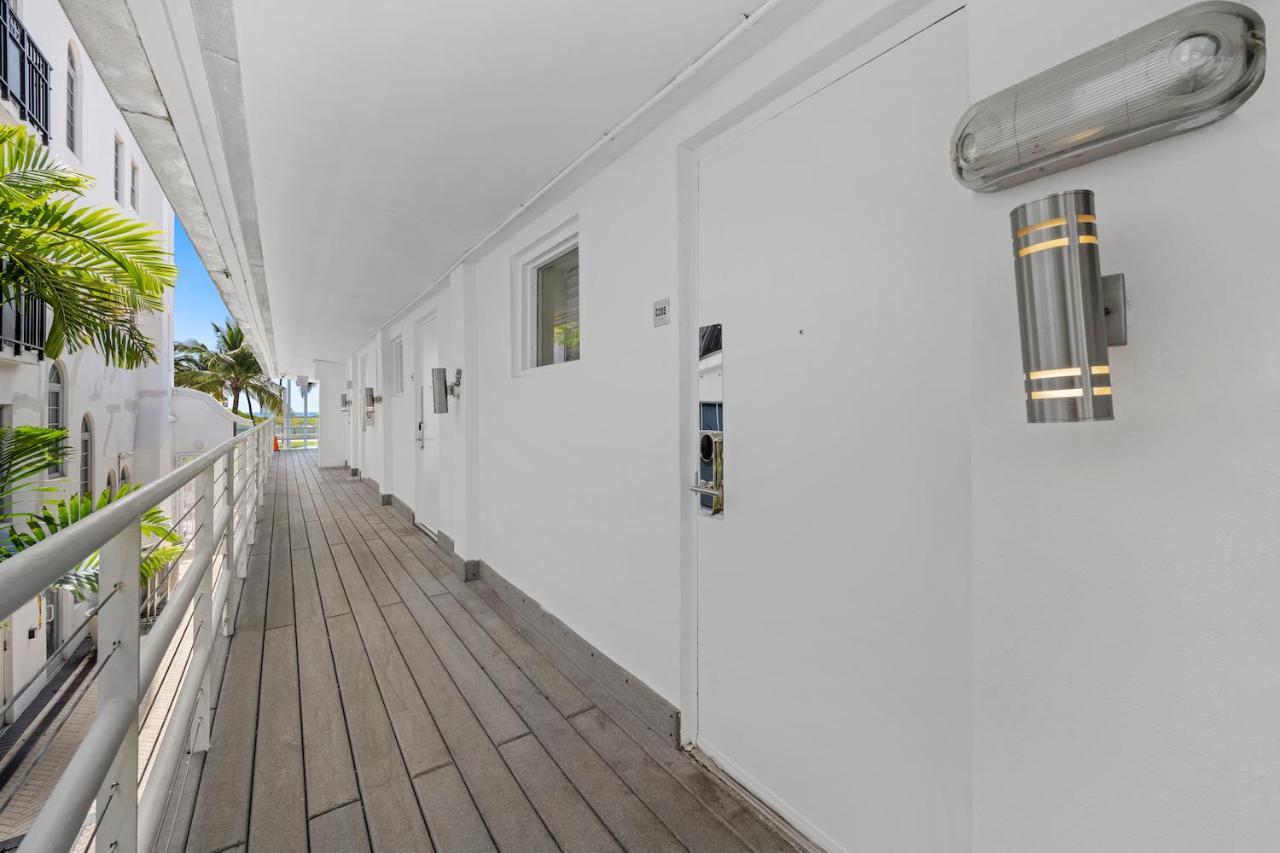 Ocean Drive Apartments With Rooftop Pool, South Beach, Miami Miami Beach Exterior photo